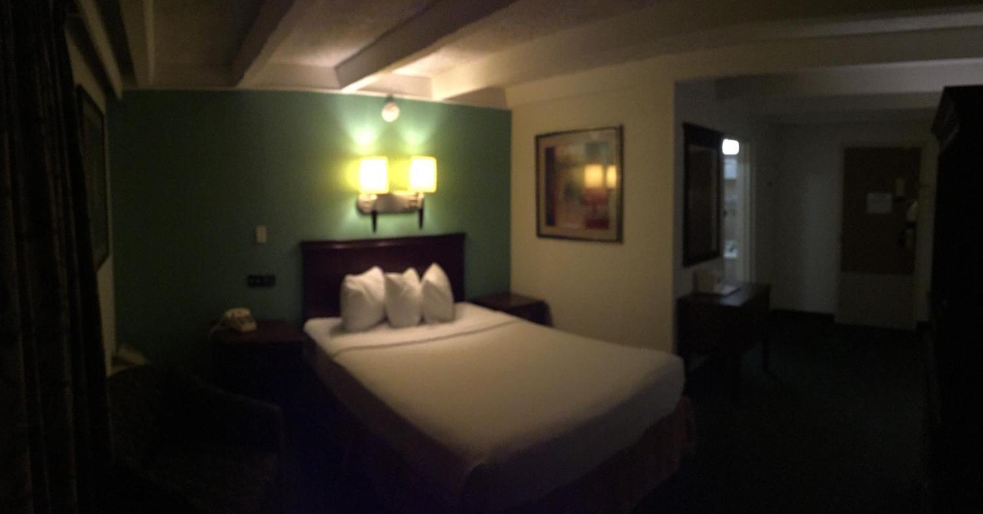 Rodeway Inn & Suites Rockford Ngoại thất bức ảnh