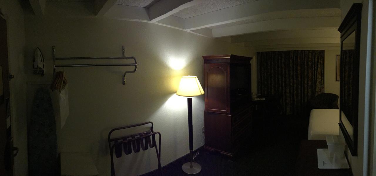 Rodeway Inn & Suites Rockford Ngoại thất bức ảnh