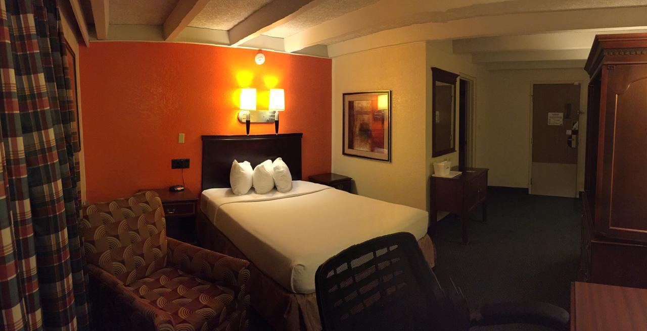 Rodeway Inn & Suites Rockford Ngoại thất bức ảnh
