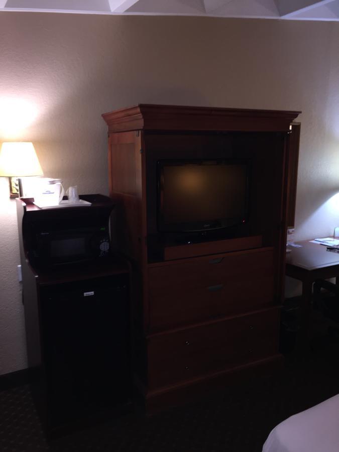 Rodeway Inn & Suites Rockford Ngoại thất bức ảnh