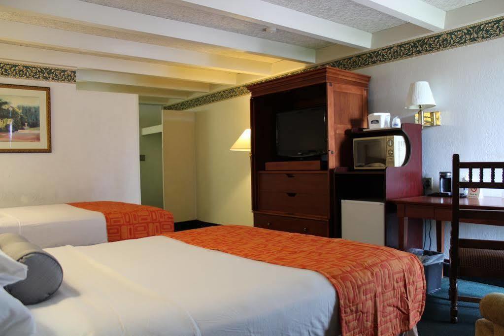 Rodeway Inn & Suites Rockford Ngoại thất bức ảnh