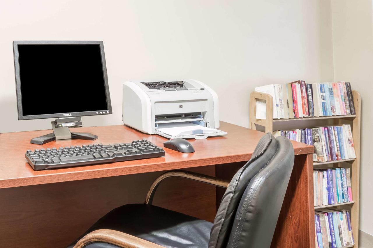 Rodeway Inn & Suites Rockford Ngoại thất bức ảnh