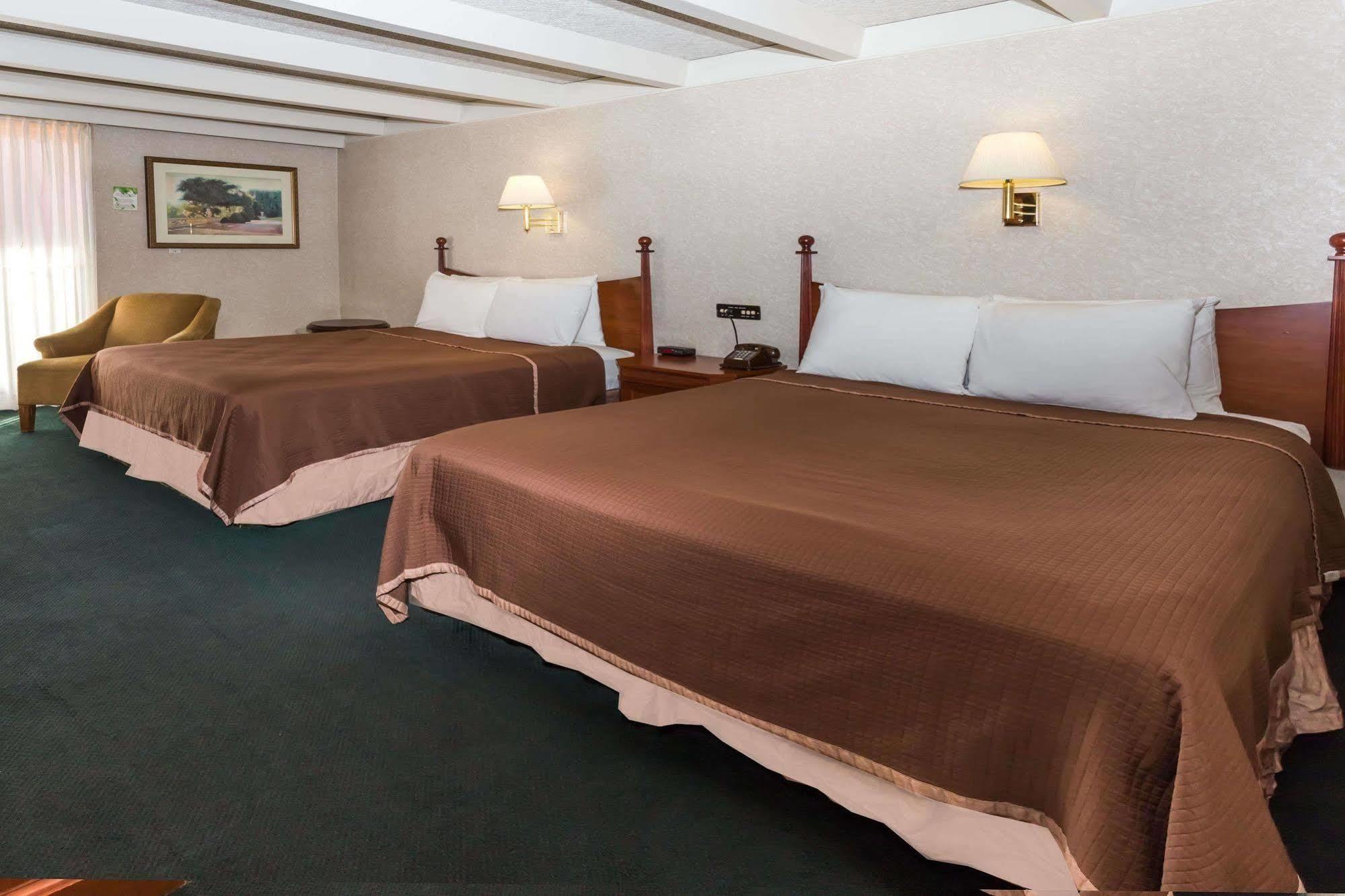 Rodeway Inn & Suites Rockford Ngoại thất bức ảnh