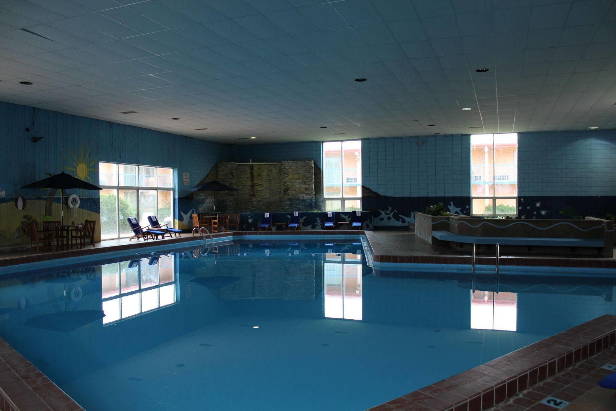 Rodeway Inn & Suites Rockford Ngoại thất bức ảnh