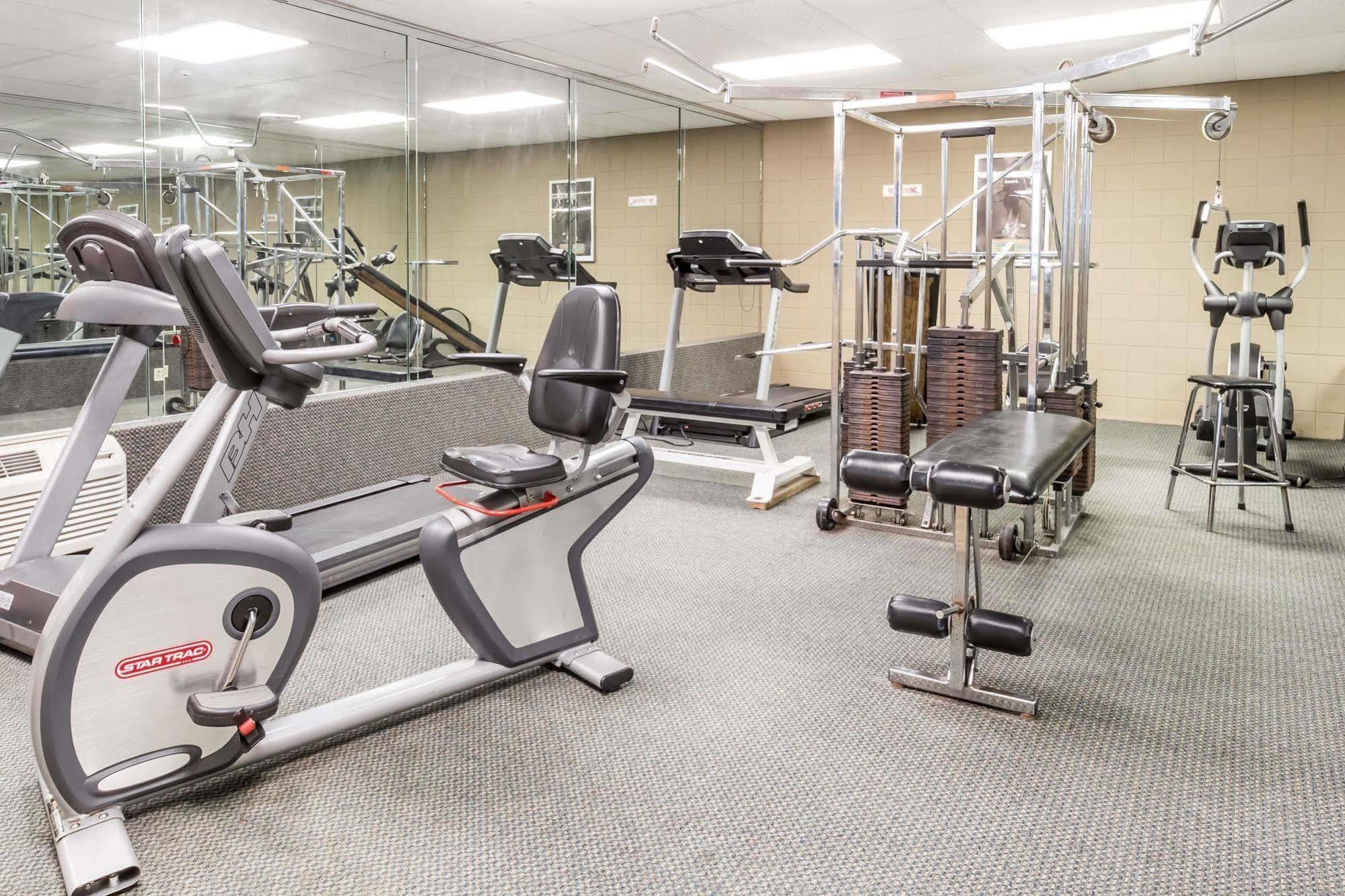 Rodeway Inn & Suites Rockford Ngoại thất bức ảnh